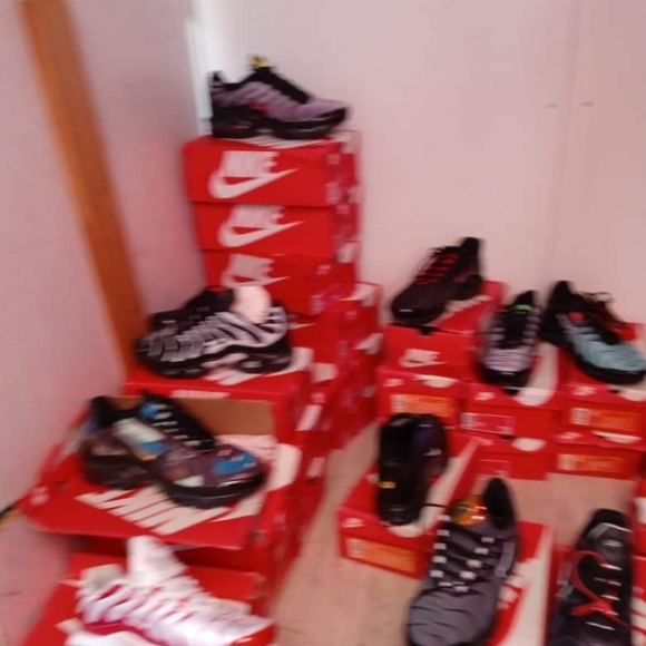 Size . 10 - Picture 2 of 2